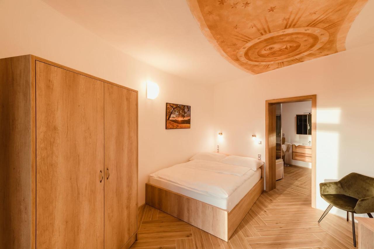 Hotel Dymnik 伦布尔克 外观 照片