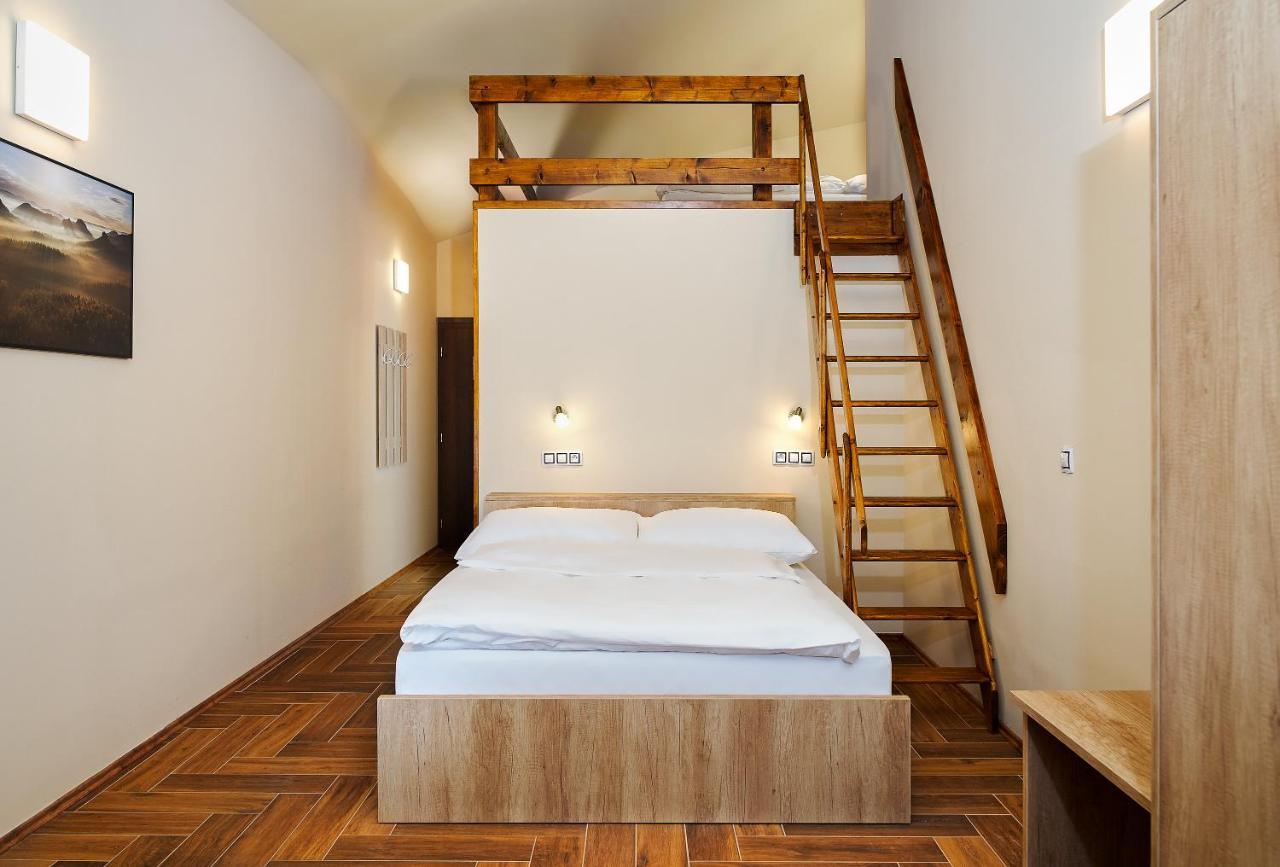 Hotel Dymnik 伦布尔克 外观 照片
