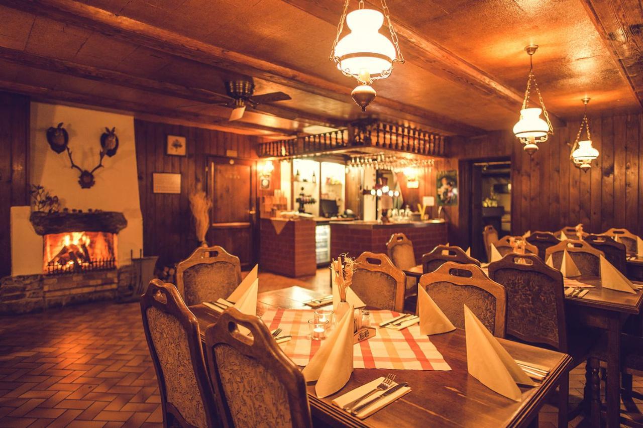 Hotel Dymnik 伦布尔克 外观 照片